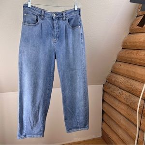 ANTHROPOLOGIE PILCRO AND THE LETTERPRESS Jeans with tucks at waist & Legs.